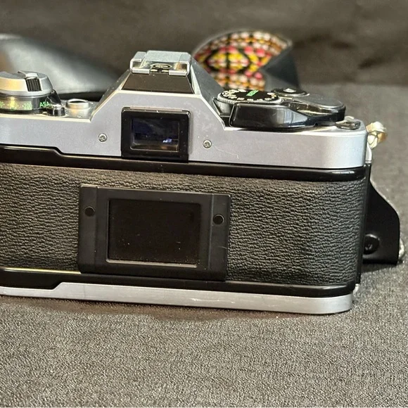 Canon AE-1 Program 35mm SLR Film Camera with 50mm Lens Kit, Tested and Working!